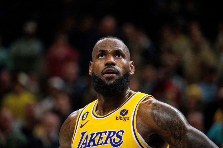 LeBron James Signs 2-Year Max Extension to Remain with Lakers